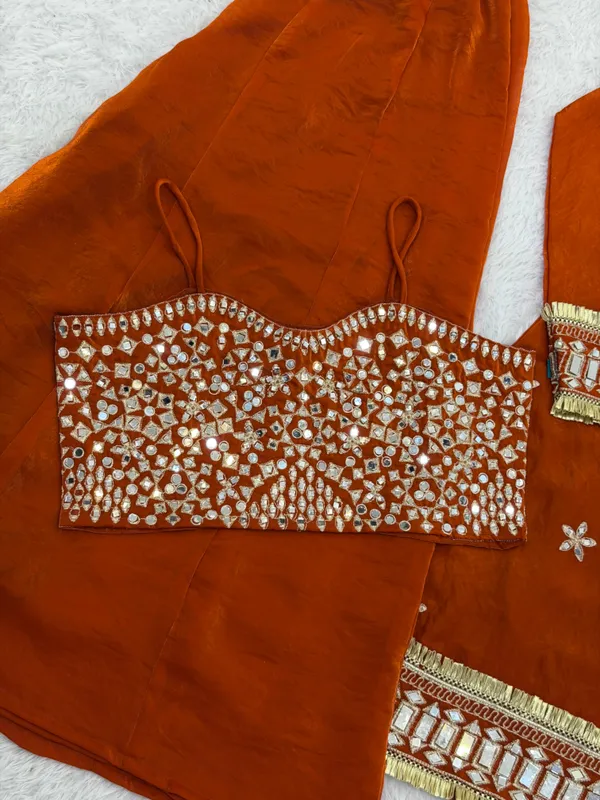 Luxe_Mirror_Sharara