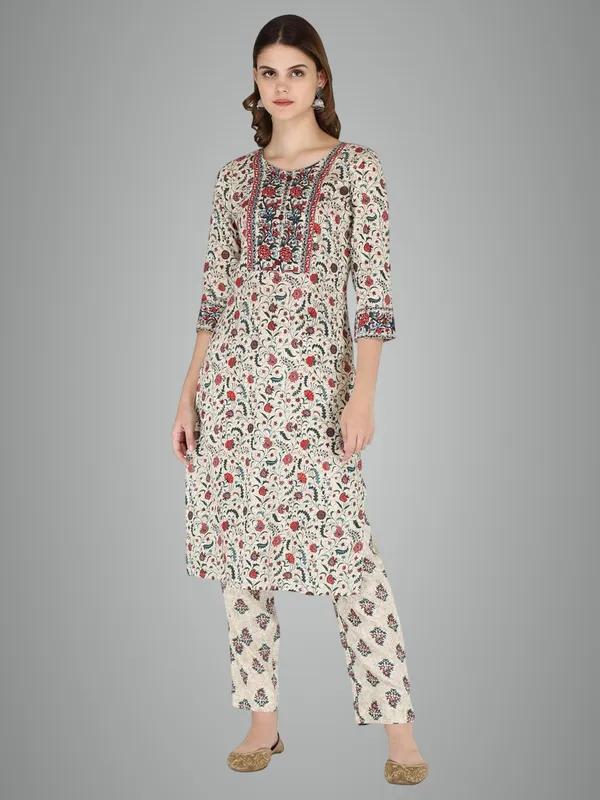 Cream_Rayon_Kurti_With_Pant_For_Women