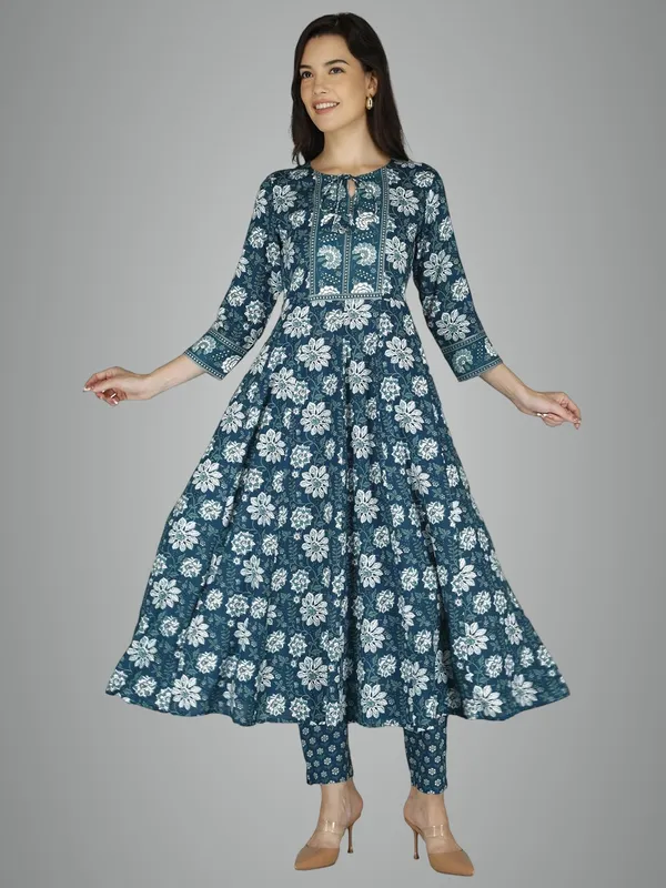 Blue_Rayon_Kurti_With_Pant_For_Women