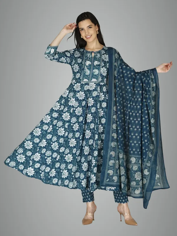 Blue_Rayon_Suit_For_Women