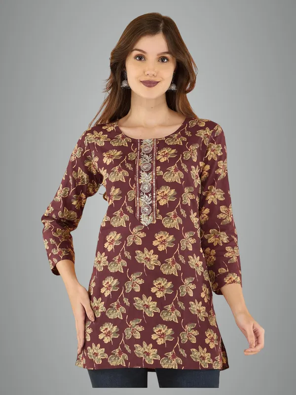 Maroon_Cotton_Short_Kurti_For_Women