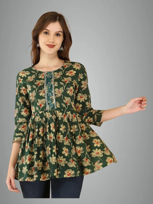 Green_Cotton_Blend_Top_For_Women