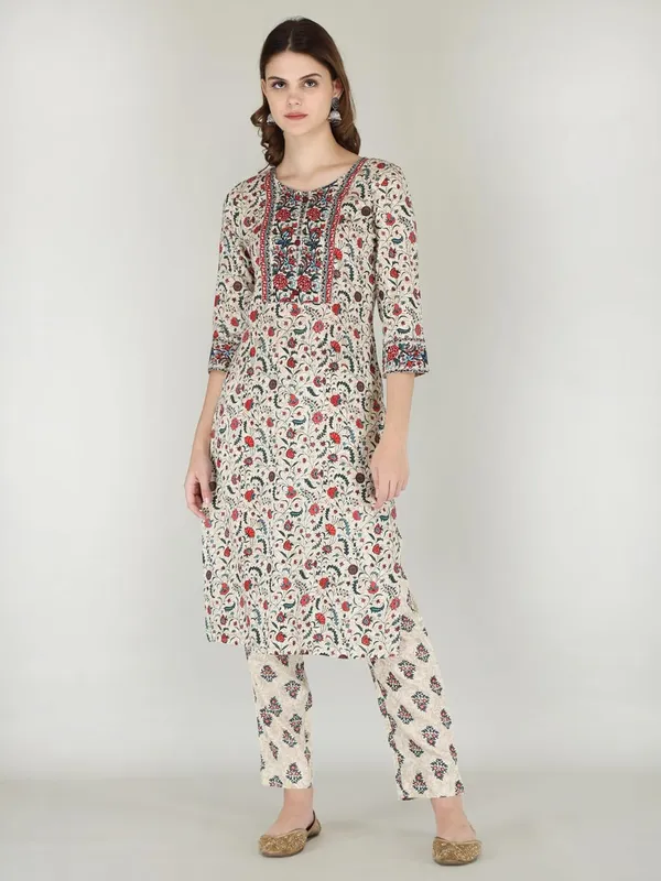 Cream_Rayon_Kurti_With_Pant_For_Women