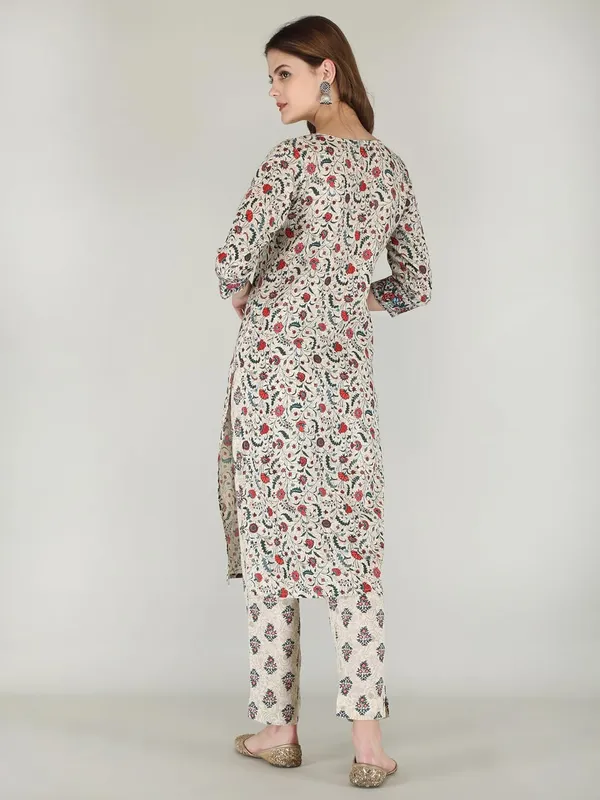 Cream_Rayon_Kurti_With_Pant_For_Women