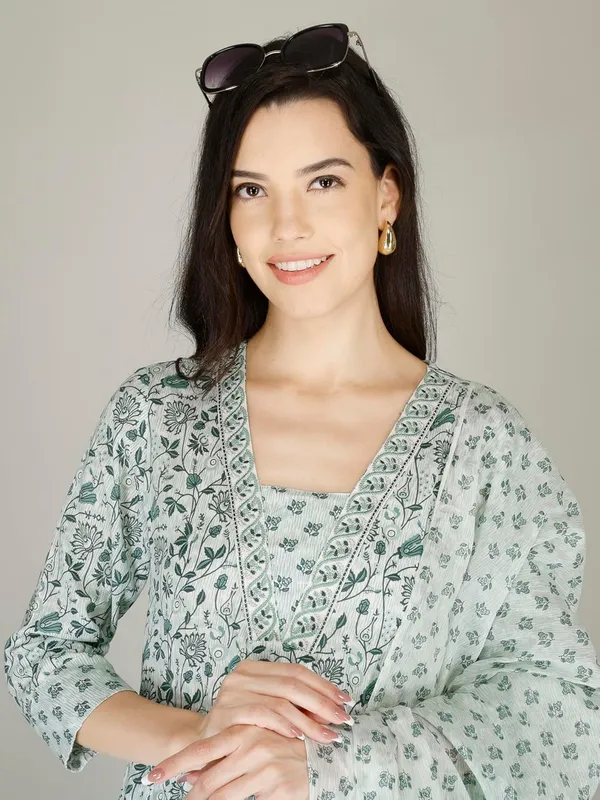 Multicolor_Rayon_Suit_For_Women