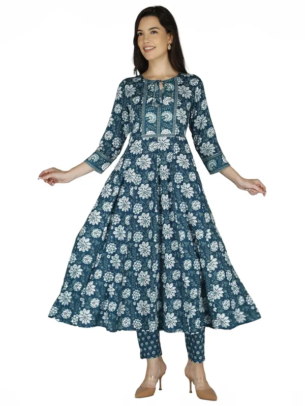 Blue_Rayon_Kurti_With_Pant_For_Women