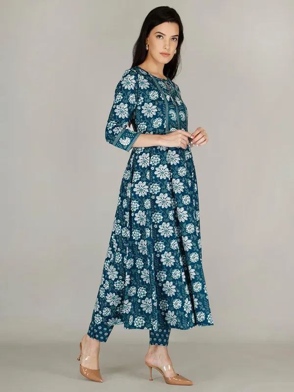 Blue_Rayon_Kurti_With_Pant_For_Women