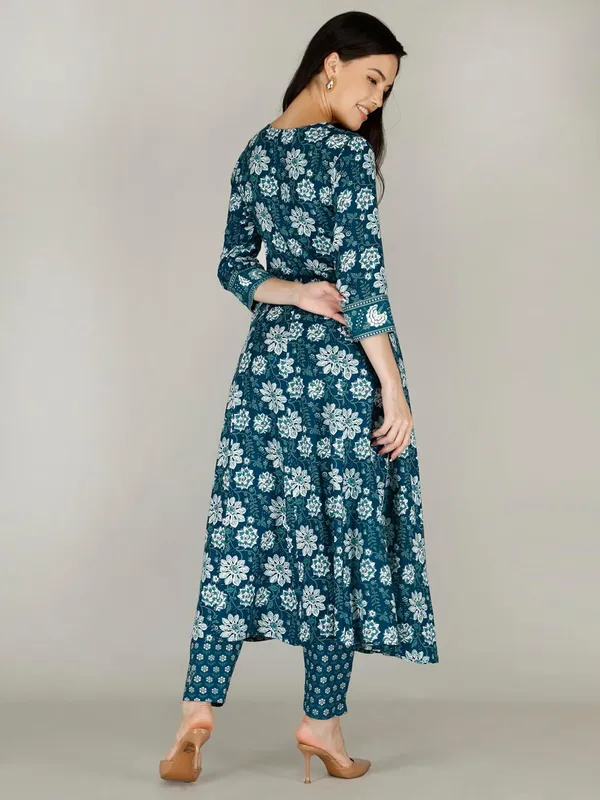 Blue_Rayon_Kurti_With_Pant_For_Women
