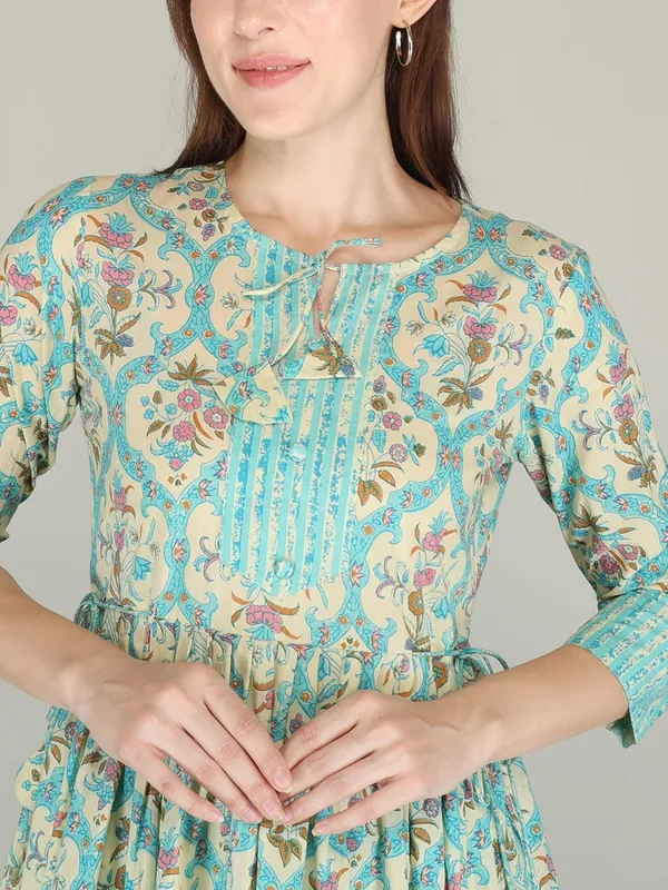 Light_Green_Rayon_Kurti_With_Pant_For_Women