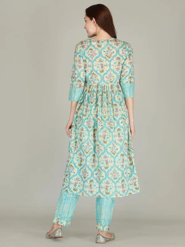Light_Green_Rayon_Kurti_With_Pant_For_Women