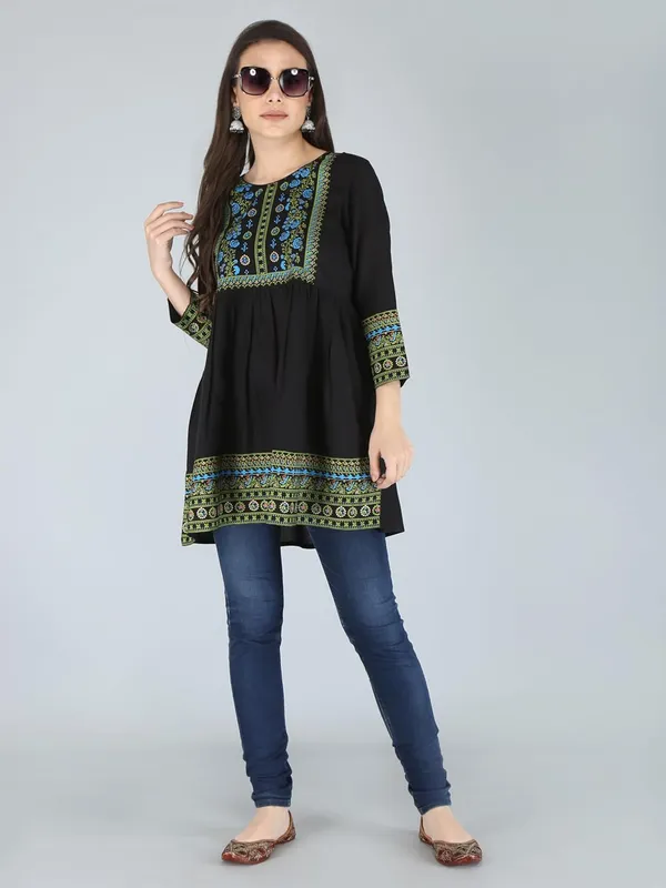 Black_Rayon_Top_For_Women