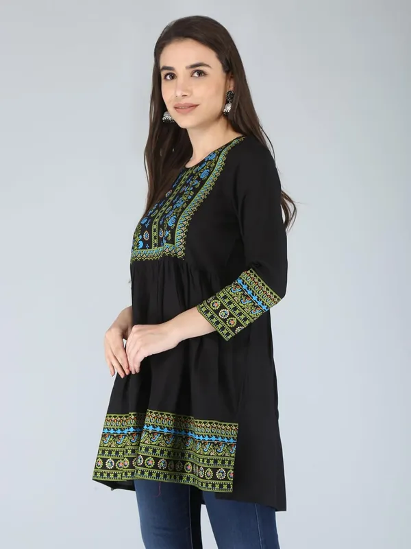 Black_Rayon_Top_For_Women