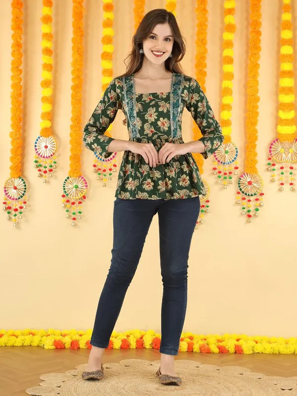 Green_Cotton_Blend_Top_For_Women