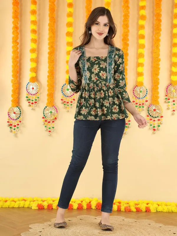 Green_Cotton_Blend_Top_For_Women