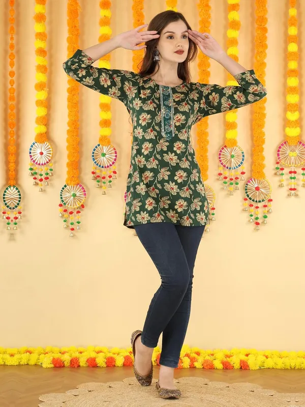 Green_Cotton_Short_Kurti_For_Women