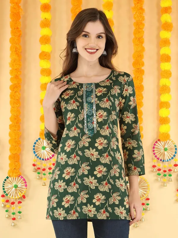 Green_Cotton_Short_Kurti_For_Women