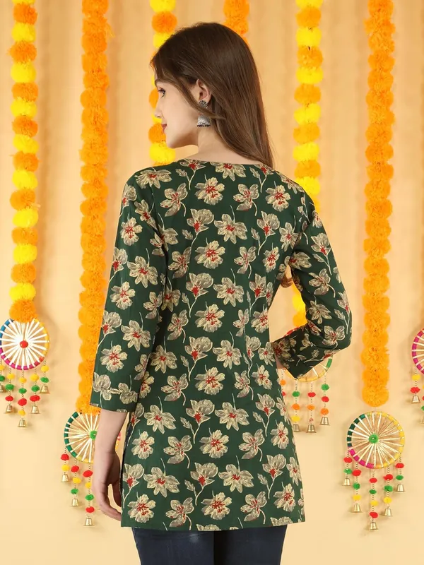 Green_Cotton_Short_Kurti_For_Women