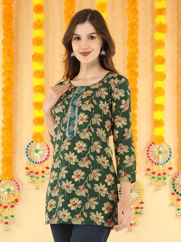 Green_Cotton_Short_Kurti_For_Women