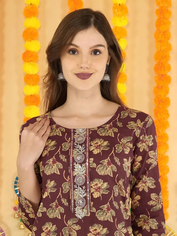 Maroon_Cotton_Short_Kurti_For_Women