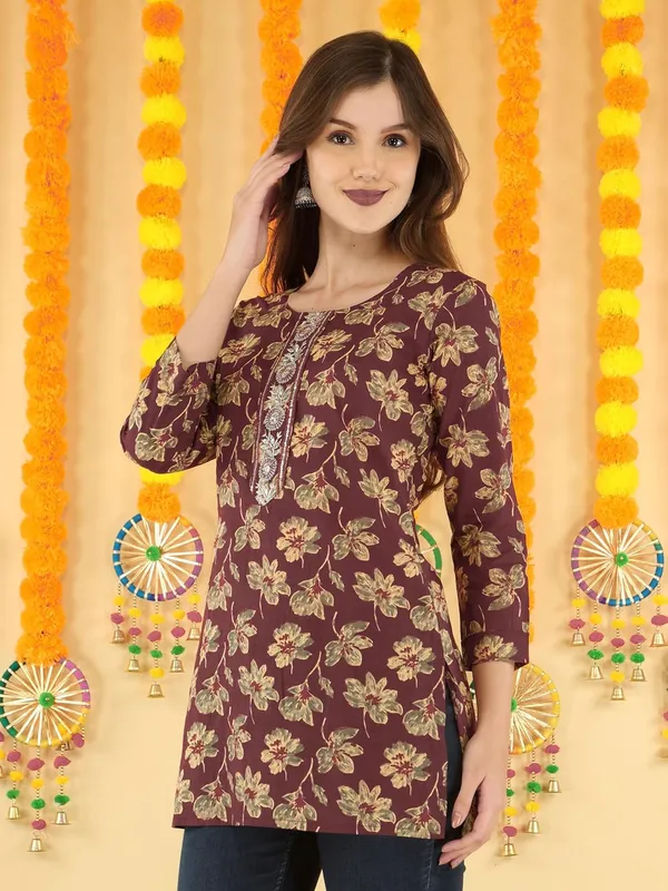 Maroon_Cotton_Short_Kurti_For_Women
