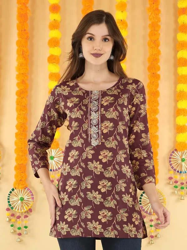 Maroon_Cotton_Short_Kurti_For_Women