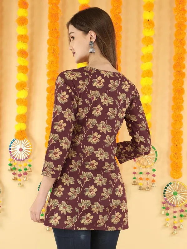 Maroon_Cotton_Short_Kurti_For_Women