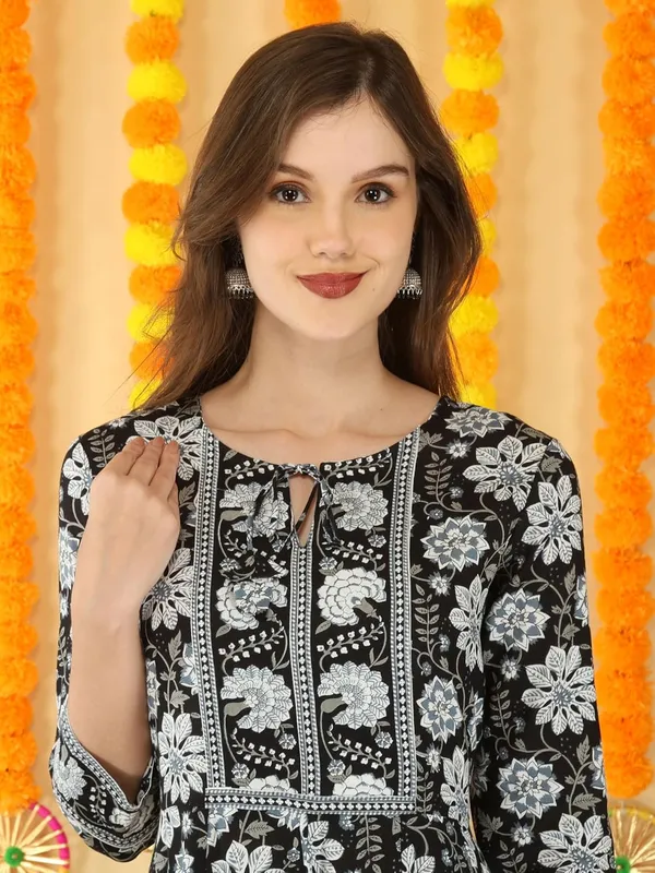 Black_Cotton_Anarkali_Kurti_For_Women
