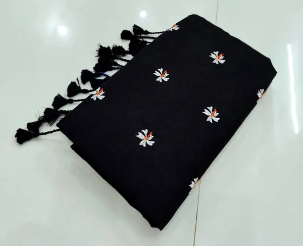 Black_Pure_Cotton_Handloom_Floral_Print_Saree_For_Women