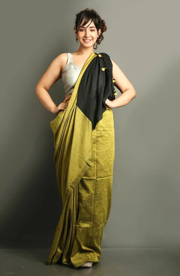 Gold_&_Black_Cotton_Blend_Handloom_Solid/Plain_Saree_For_Women