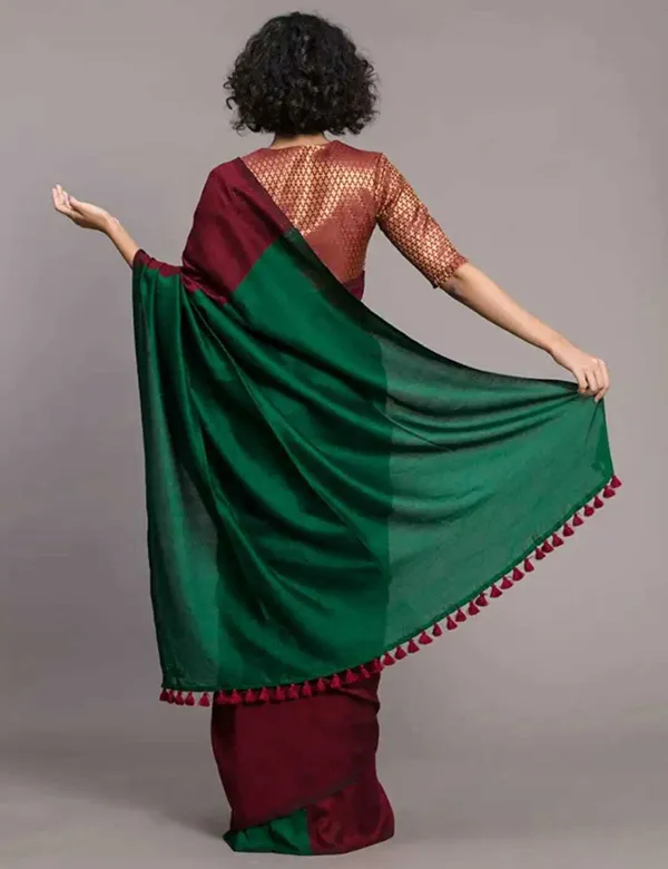 Maroon_&_Dark_Green_Cotton_Blend_Handloom_Solid/Plain_Saree_For_Women