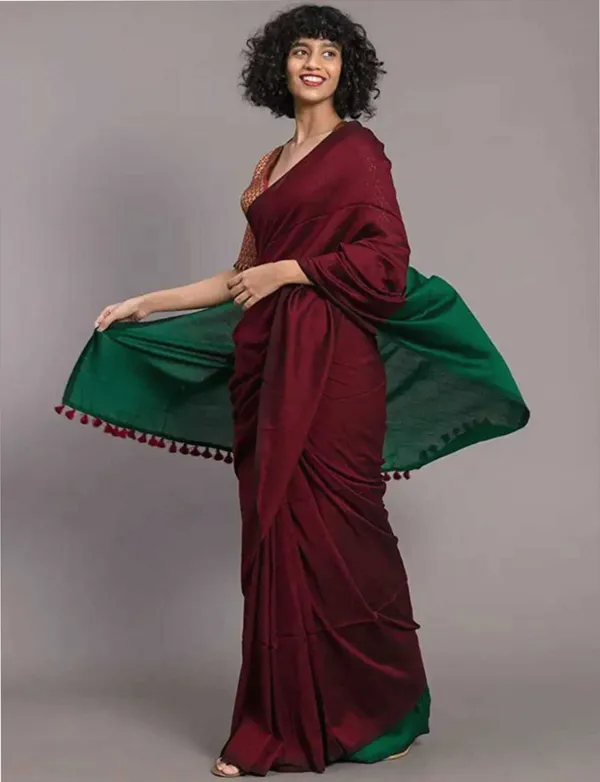 Maroon_&_Dark_Green_Cotton_Blend_Handloom_Solid/Plain_Saree_For_Women