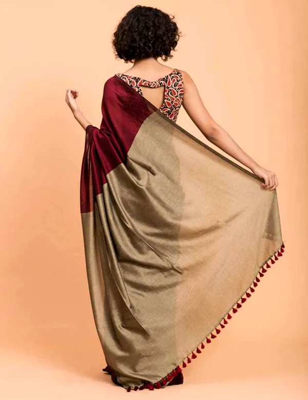 Maroon_&_Gold_Cotton_Blend_Handloom_Solid/Plain_Saree_For_Women