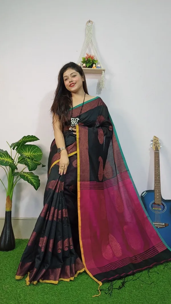 Black_&_Pink_Aam_Kolka_Contrast_Saree