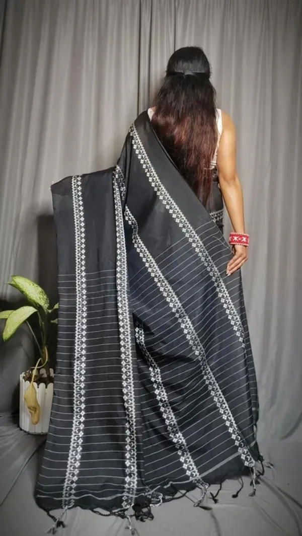 Black_Pure_Cotton_Handloom_Embroidered_&_Woven_&_Geometric_Print_&_Self_Design_&_Solid/Plain_Saree_For_Women