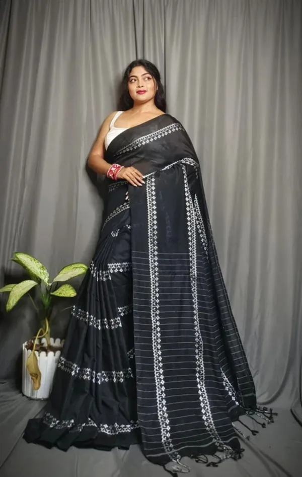 Black_Pure_Cotton_Handloom_Embroidered_&_Woven_&_Geometric_Print_&_Self_Design_&_Solid/Plain_Saree_For_Women