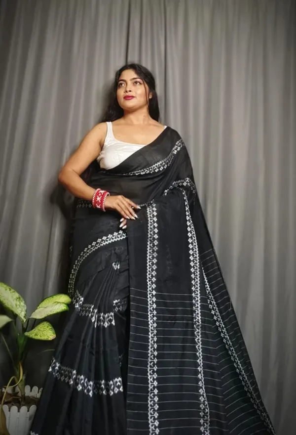 Black_Pure_Cotton_Handloom_Embroidered_&_Woven_&_Geometric_Print_&_Self_Design_&_Solid/Plain_Saree_For_Women