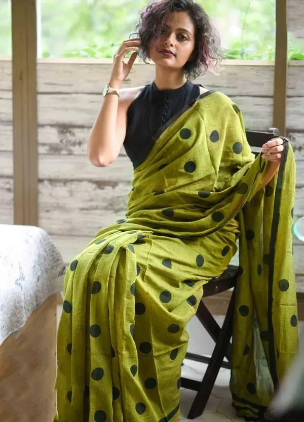 Mehendi_Pure_Cotton_Handloom_Polka_Print_Saree_For_Women