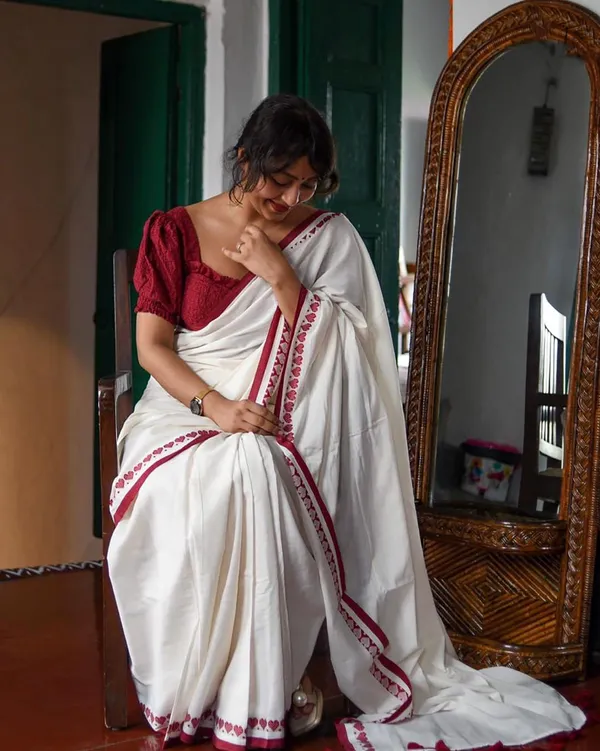 White_Cotton_Silk_Handloom_Solid/Plain_Saree_For_Women