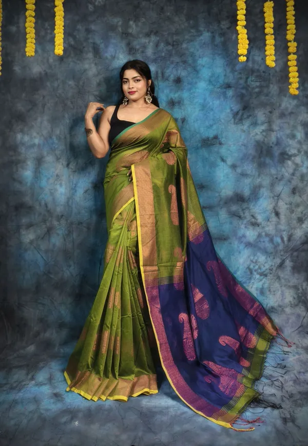 Green_&_Blue_Pure_Cotton_Handloom_Paisley_Saree_For_Women
