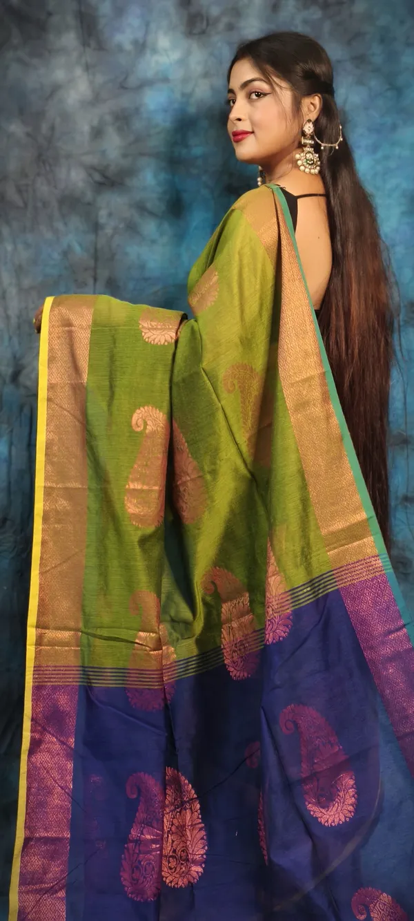 Green_&_Blue_Pure_Cotton_Handloom_Paisley_Saree_For_Women
