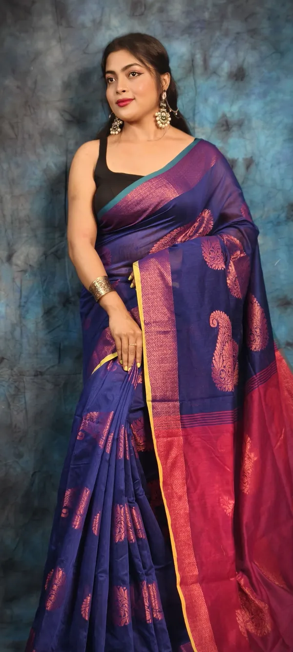 Navy_Blue_&_Magenta_Pure_Cotton_Handloom_Paisley_Saree_For_Women