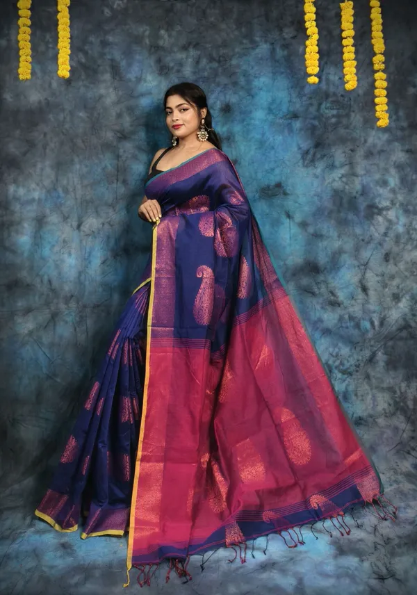 Navy_Blue_&_Magenta_Pure_Cotton_Handloom_Paisley_Saree_For_Women