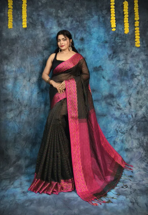Black_&_Magenta_Pure_Cotton_Handloom_Applique_Saree_For_Women
