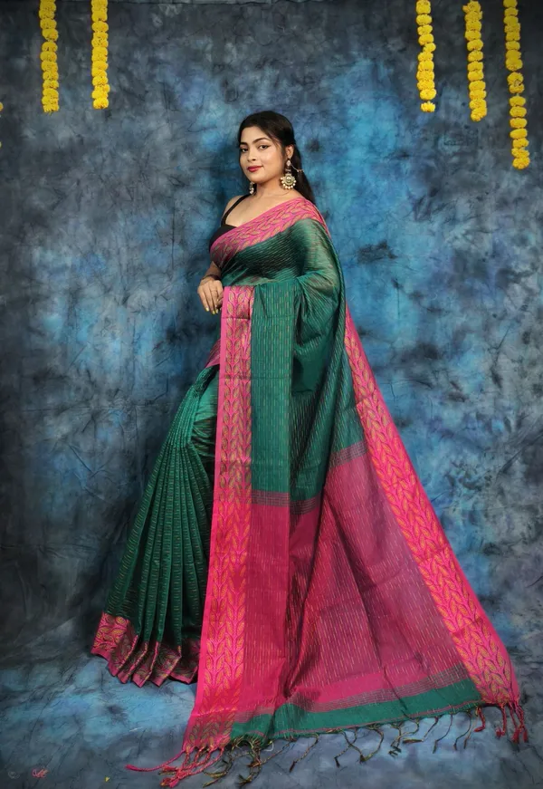 Bottle_Green_&_Magenta_Pure_Cotton_Handloom_Applique_Saree_For_Women