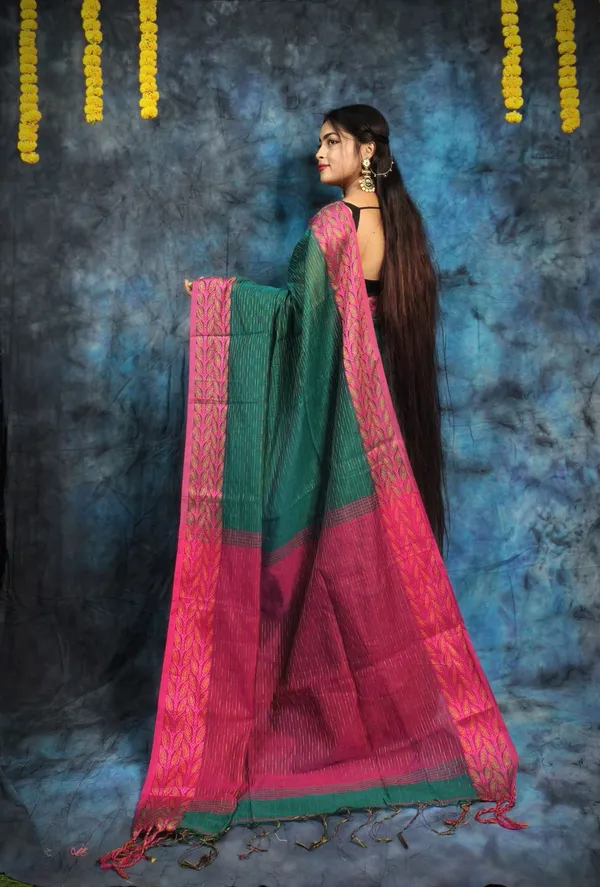 Bottle_Green_&_Magenta_Pure_Cotton_Handloom_Applique_Saree_For_Women