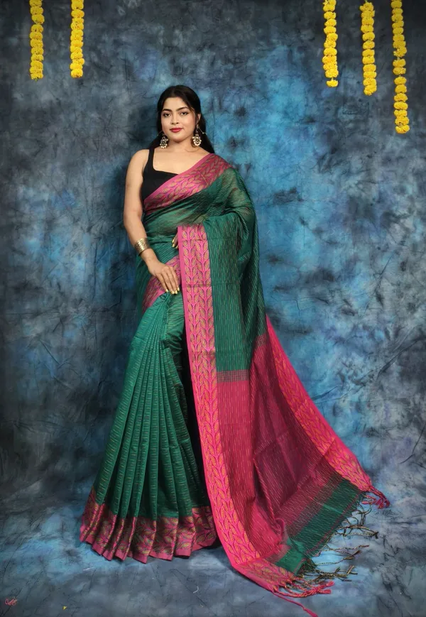 Bottle_Green_&_Magenta_Pure_Cotton_Handloom_Applique_Saree_For_Women