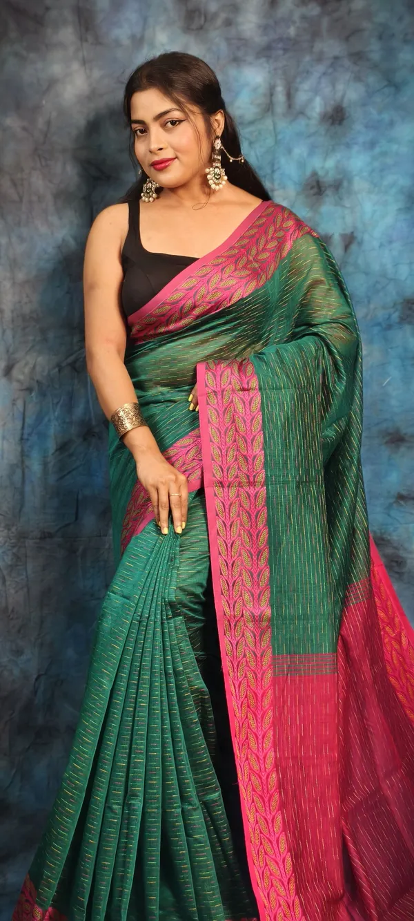 Bottle_Green_&_Magenta_Pure_Cotton_Handloom_Applique_Saree_For_Women