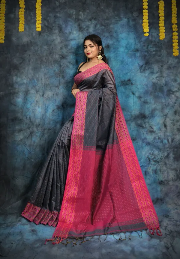 Grey_&_Magenta_Pure_Cotton_Handloom_Applique_Saree_For_Women