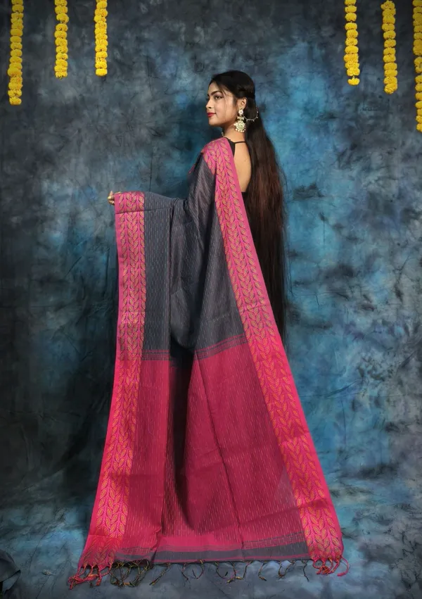 Grey_&_Magenta_Pure_Cotton_Handloom_Applique_Saree_For_Women