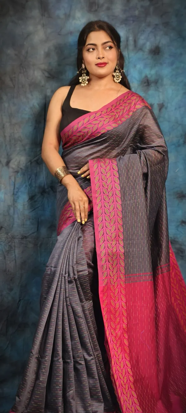 Grey_&_Magenta_Pure_Cotton_Handloom_Applique_Saree_For_Women